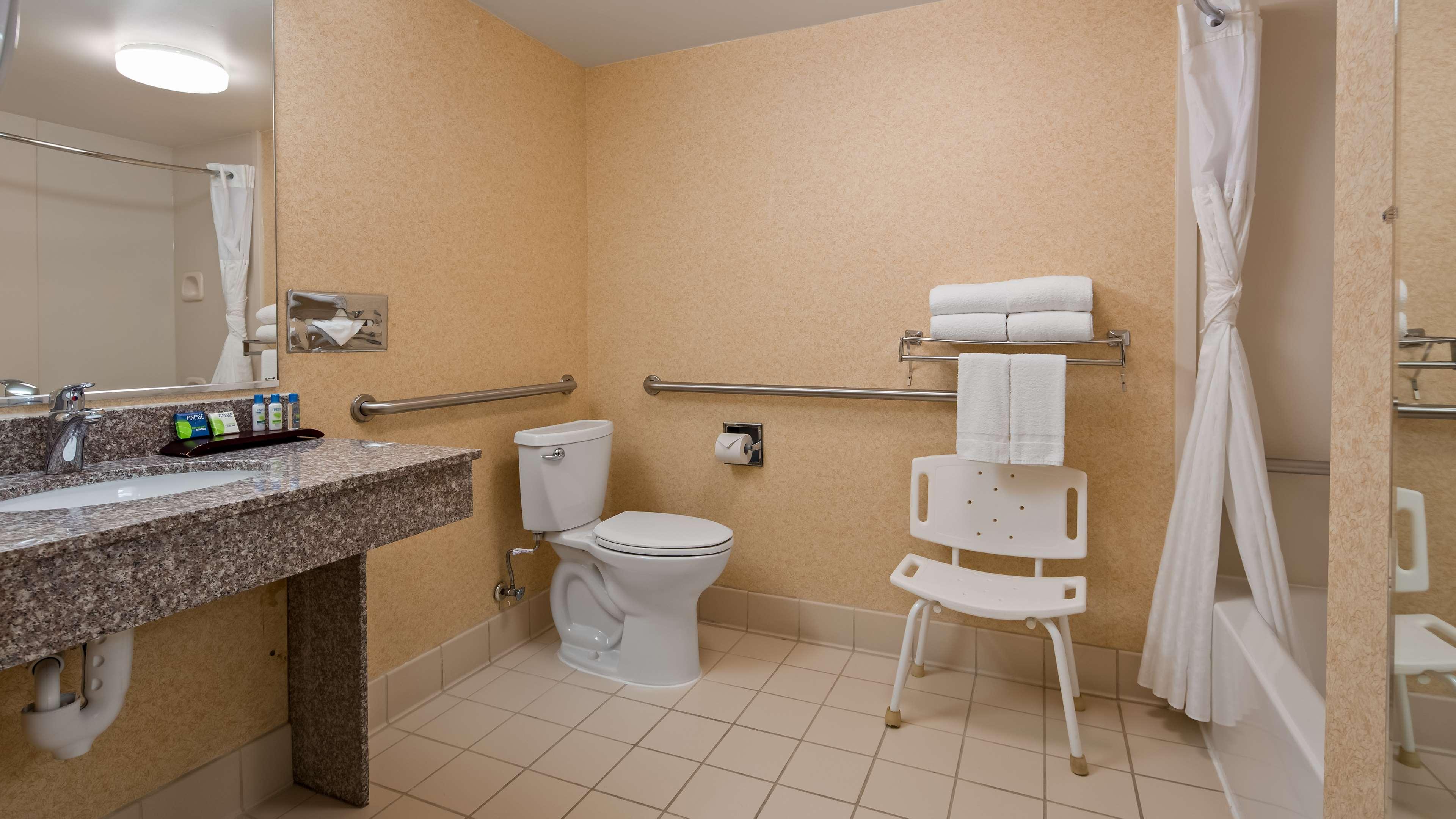 Surestay Plus Hotel By Best Western Chicago Lombard Exterior foto