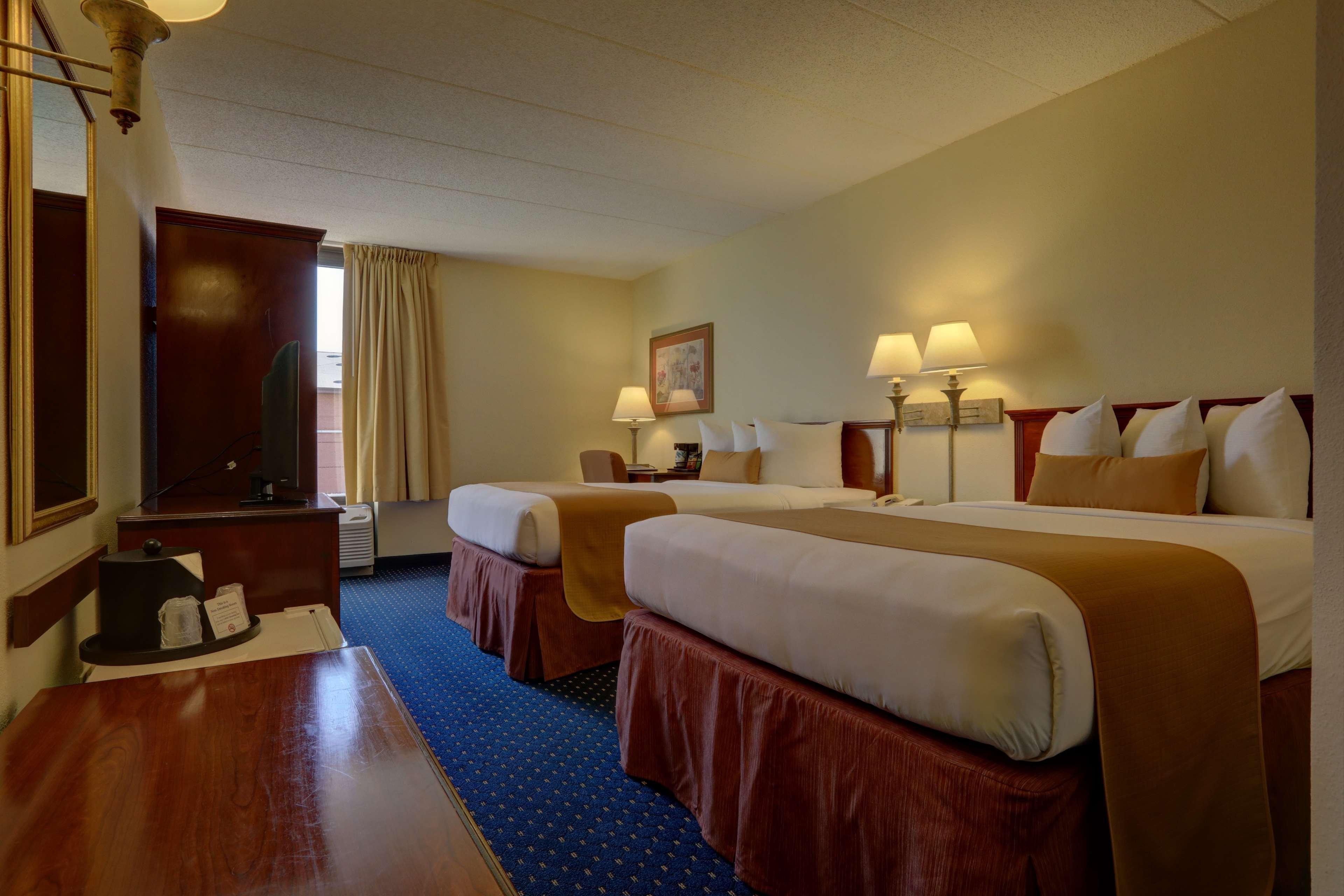 Surestay Plus Hotel By Best Western Chicago Lombard Habitación foto