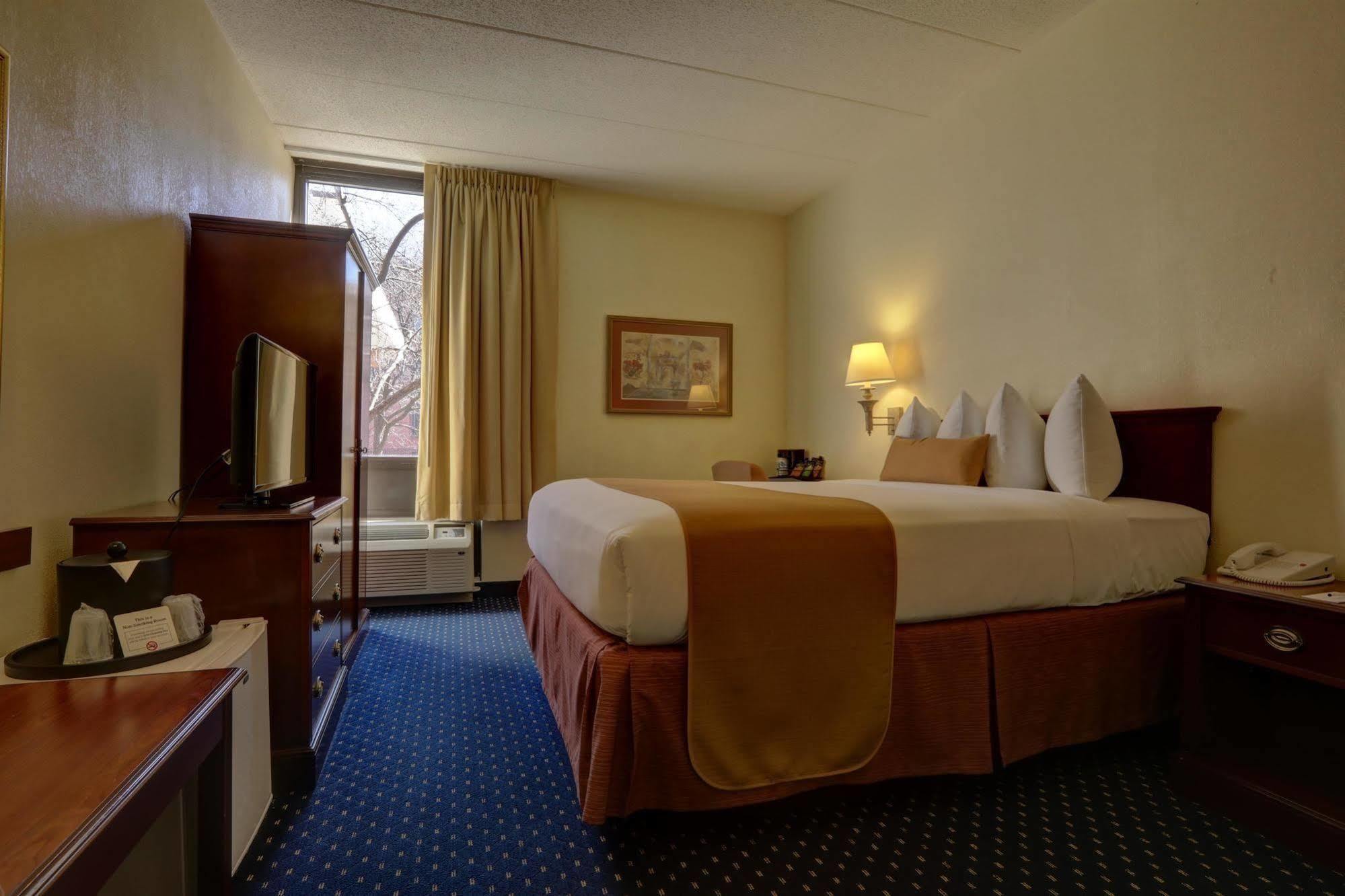 Surestay Plus Hotel By Best Western Chicago Lombard Habitación foto