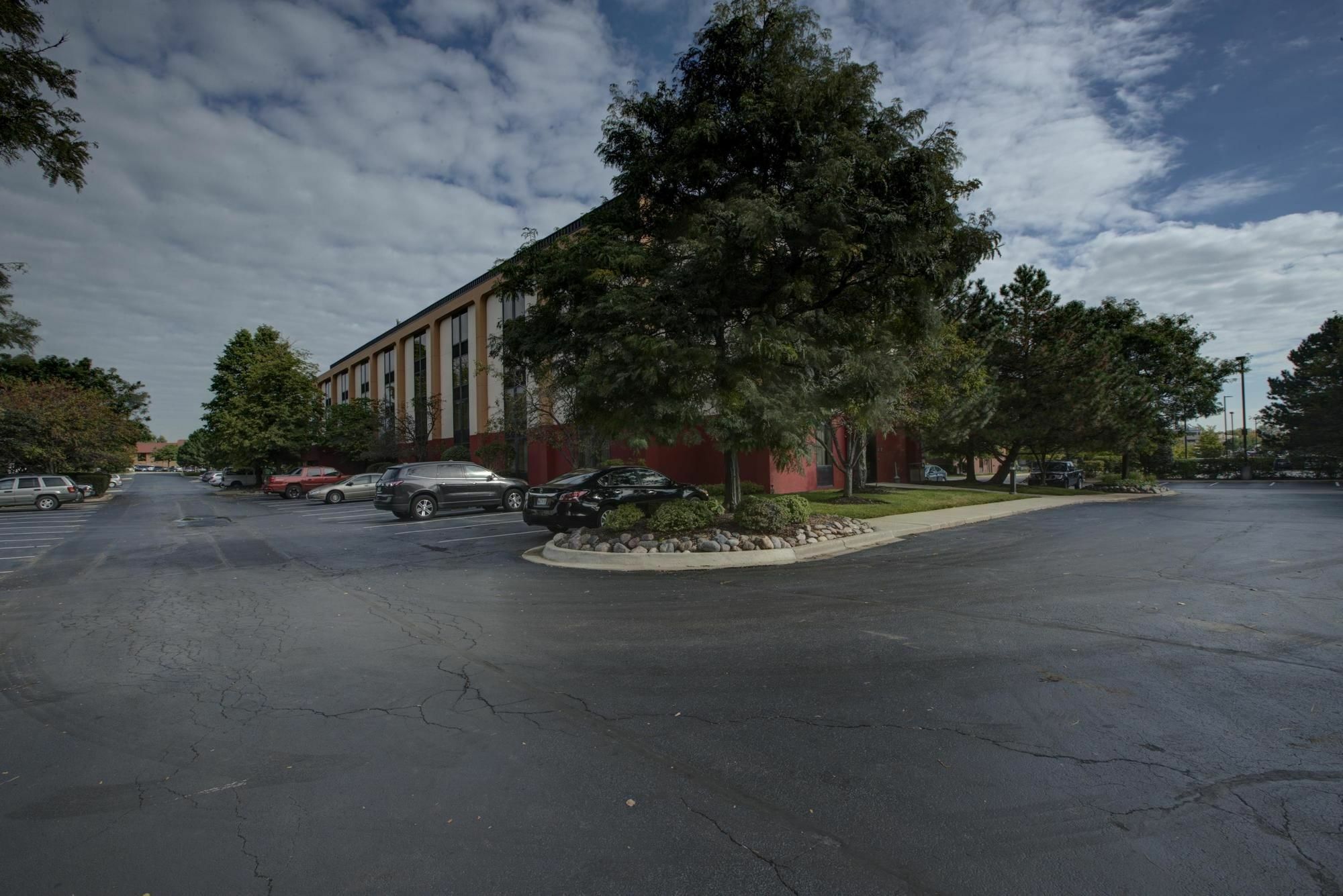Surestay Plus Hotel By Best Western Chicago Lombard Exterior foto